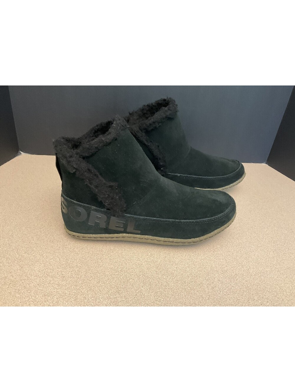 Womens Sorel Nakiska Black Suede Lines Booties/Boots. Size 6. Worn Twice. Nice!